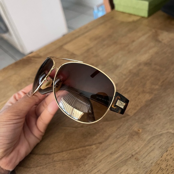 Ray-Ban Gold and Brown Aviator Glasses with Gradient Lenses - Picture 4 of 7